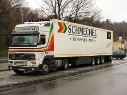 Volvo-FH12-420-Schmechel-Holz-260506-01