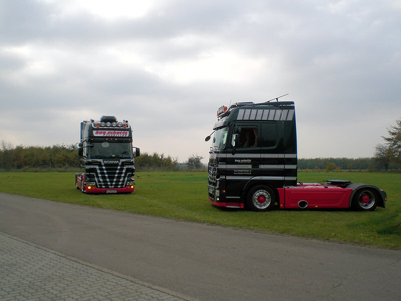 MB-Actros-MP2+Scania-R-420-Schultz-Drewes-281207-01.jpg