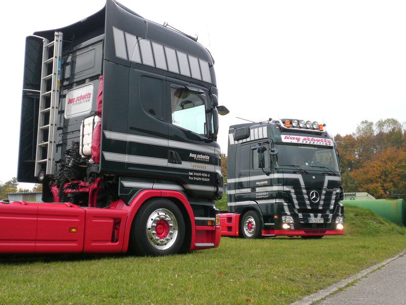 MB-Actros-MP2+Scania-R-420-Schultz-Drewes-281207-03.jpg