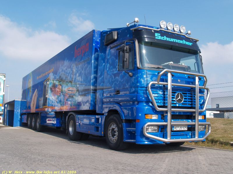 MB-Actros-herpa-Truck-Schumacher-180306-03.jpg