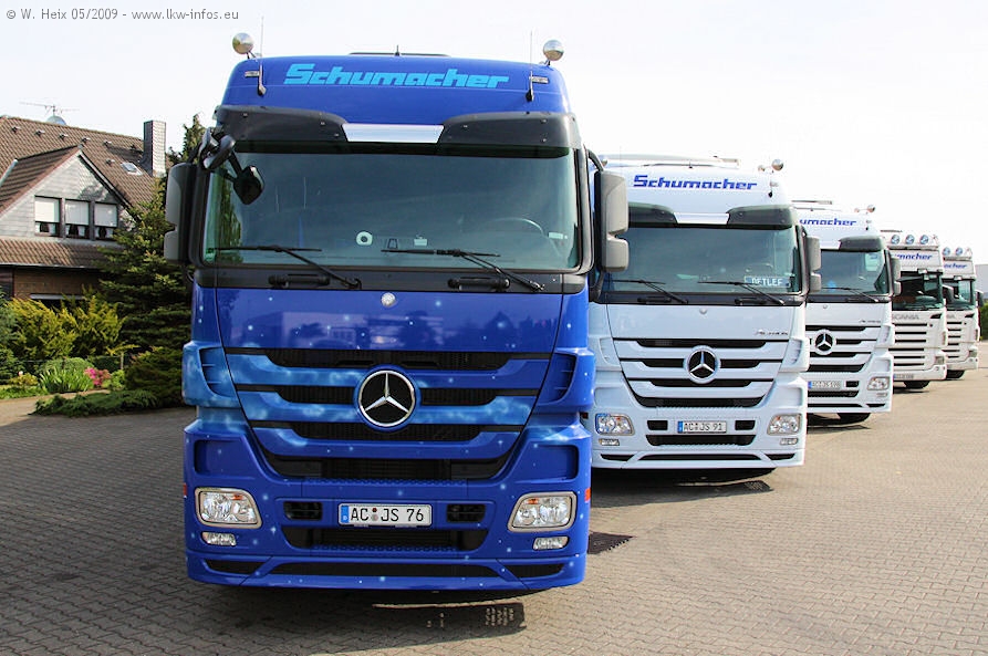 MB-Actros-3-Herpa-Truck-Schumacher-090509-03.jpg