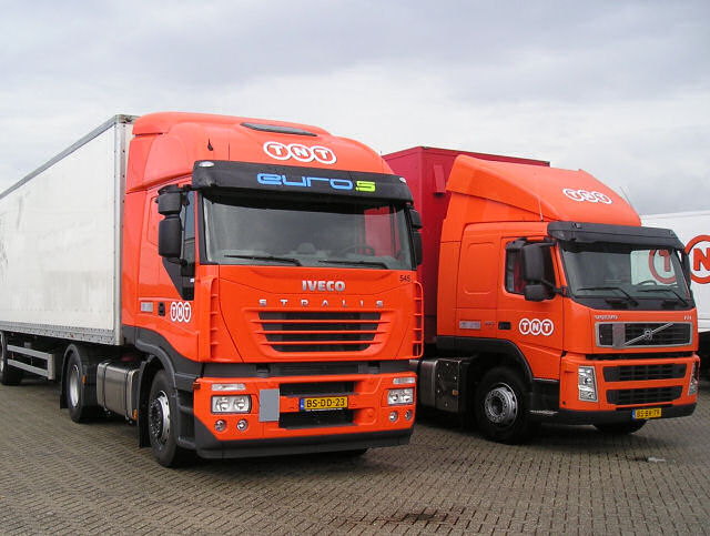 Iveco-Stralis-AS-TNT-AWolters-150601-02.jpg - A. Wolters