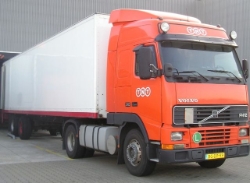 Volvo-FH12-340-TNT-AWolters-080405-01