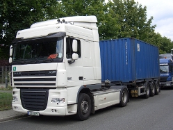 DAF-XF-105460-weiss-DS-141008-01