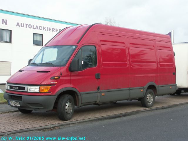 Iveco-Daily-35S12-rot-020105-01.jpg - Iveco Daily 35 S 12