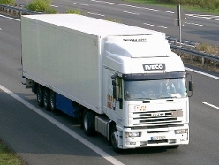 Iveco-EuroStar-weiss-Szy-090504-1