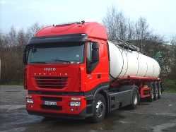 Iveco-Stralis-AS-440-S-45-rot-Rouwet-010408-01