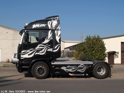 Iveco-Stralis-AS-440S48-schwarz-UD-151005-02