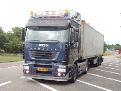 Iveco-Stralis-AS-blau-Esser-110705-01-NL