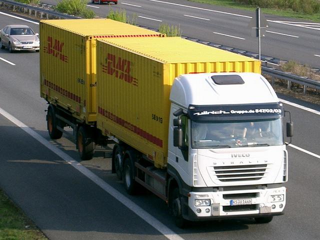 Iveco-Stralis-AS-Ulrich-DHL-Szy-170604-1.jpg - Iveco Stralis ASTrucker Jack