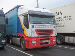 Iveco-Stralis-AS-Holz-100206-01