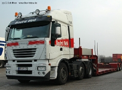 Iveco-Stralis-AS-Voss-Schiffner-241207-01
