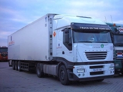 Iveco-Stralis-AS-weiss-Linhardt-140305-01