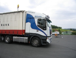 Iveco-Stralis-AS-weiss-Rischertte-150607-01