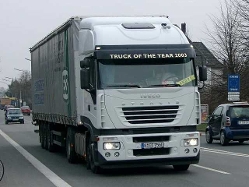 Iveco-Stralis-AS-weiss-Willann-220304-1