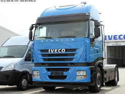 Iveco-Stralis-AS-II-440-S-42-blau-300807-01