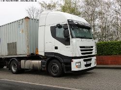 Iveco-Stralis-AS-II-440-S-42-weiss-130408-01