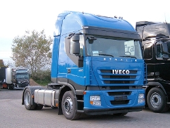 Iveco-Stralis-AS-II-440-S-45-blau-Rolf-240308-01