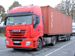Iveco-Stralis-AS-II-440-S-45-rot-Rolf-240308-01