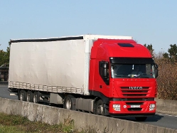 Iveco-Stralis-AS-II-440-S-45-rot-Thevenard-041207-01