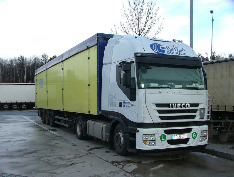 Iveco-Stralis-AS-440-S-45-weiss-Posern-110609-01.jpg - Iveco Stralis AS 440 S 45R. Posern