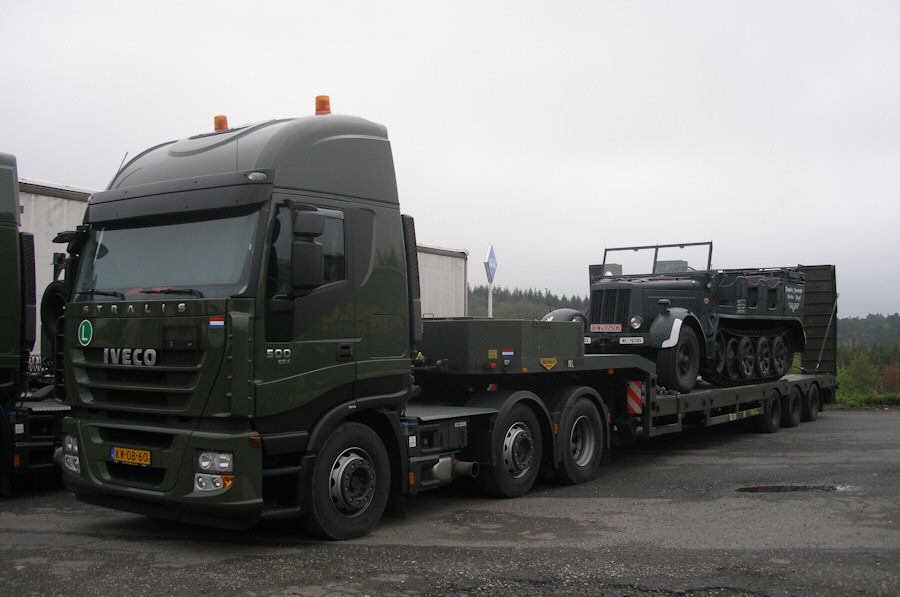 Iveco-Stralis-AS-II-440-S-50-NL-Armee-Holz-100810-01.jpg - Iveco Stralis AS 440 S 50Frank Holz