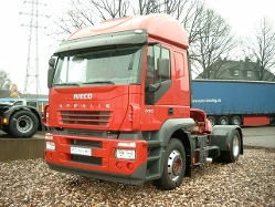 Iveco-Stralis-AT-440S43-rot-Scholz-310104-2