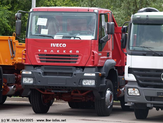 Iveco-Trakker-260T38-Kipper-rot-120605-03.jpg - Iveco Takker 260 T 38