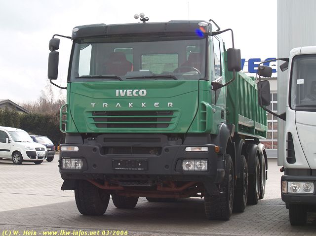 Iveco-Trakker-350T38-gruen-250306-01.jpg - Iveco Trakker 340 T 38
