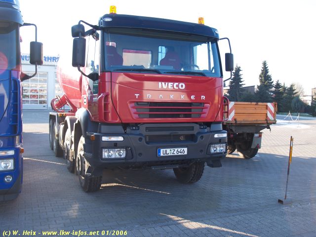 Iveco-Trakker-380T38-Iveco-290106-07.jpg - Iveco Trakker