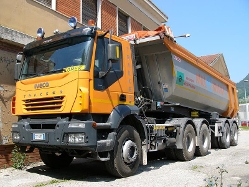 Iveco-Trakker-AD-720-T-48-orange-Gelain-110707-01