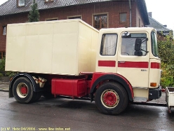 MAN-F8-19321-beige-rot-300604-01