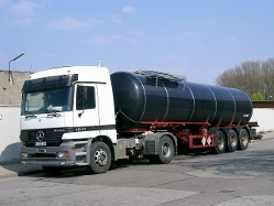 MB-Actros-1843-weiss-Szy-090504-1