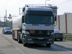 MB-Actros-1843-weiss-Szy-090504-2