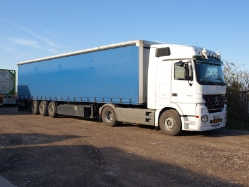 MB-Actros-MP2-1844-weiss-JThiele-151109