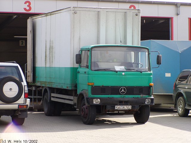 MB-LP-813-Koffer-weiss-gruen.jpg - Mercedes-Benz LP 813