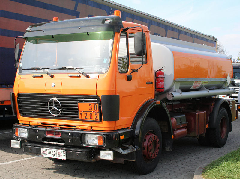 MB-NG-1624-orange-Reck-140507-01.jpg - Mercedes-Benz NG 1624Marco Reck