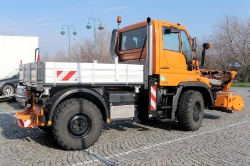 MB-Unimog-orange-Vorechovsky-120609-00