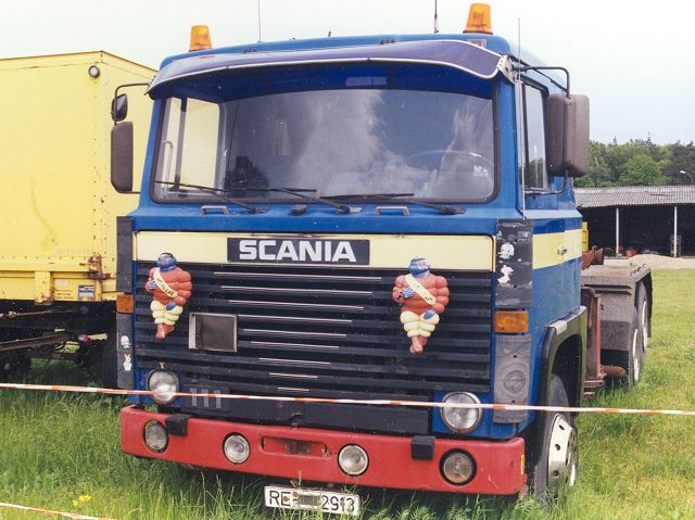 Scania-111-blau-Thiele-050305-02.jpg - Scania LBS 111 - Foto: Jörg Thiele