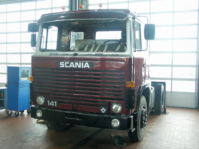 Scania-141-SZM-rot-050204-1.jpg - Scania LB 141