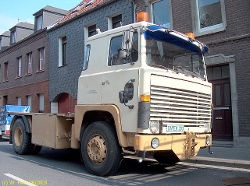 Scania-111-Schausteller-ZM-beige-1