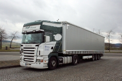 Scania-R-380-weiss-gruen-Bornscheuer-061010-01
