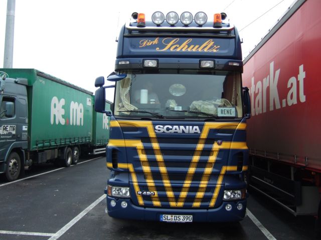 Scania-R-420-Dirk-Schultz-Fustinoni-040306-03.jpg - Scania R 420G. Fustinoni