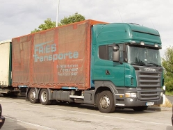 Scania-R-420-Fries-Holz-170605-01
