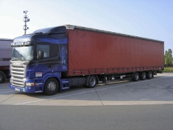 Scania-R-420-blau-schwarz-Gleisenberg-300505-02