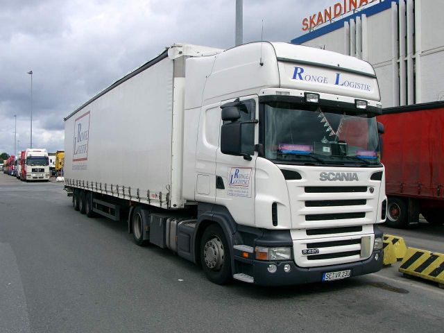 Scania-R-420-Ronge-Willann-150805-01.jpg - Scania R 420Michael Willann