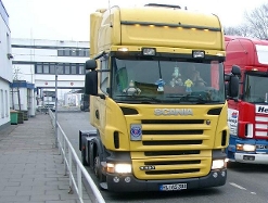 Scania-R-420-Schneider-Willann-141204-1