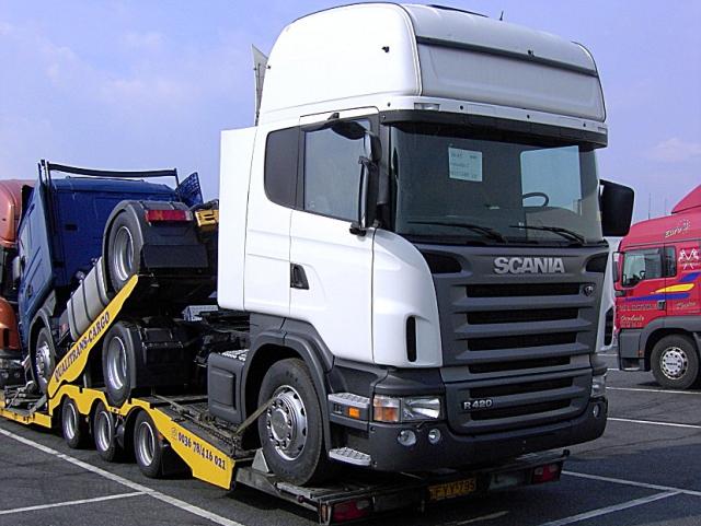 Scania-R-420-weiss-Doerrer-200504-1.jpg - Scania R420H. Dörrer