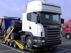 Scania-R-420-weiss-Doerrer-200504-1