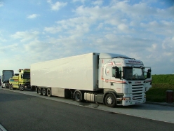 Scania-R-420-weiss-Posern-110609-01